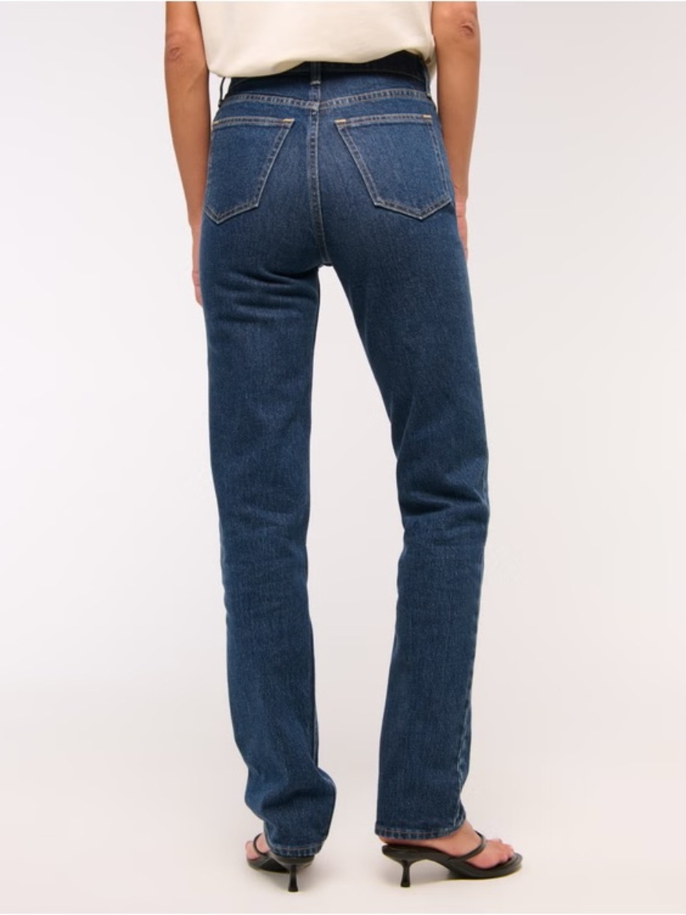 Abercrombie & Fitch Ultra High Rise 90s Straight Jean - Picture 4 of 9